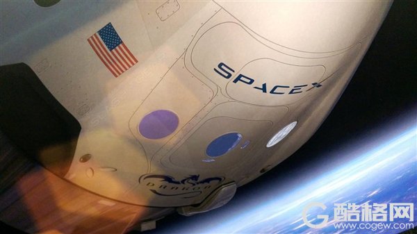 SpaceX载人龙飞船降落伞测试失败 “假飞船”高空坠毁