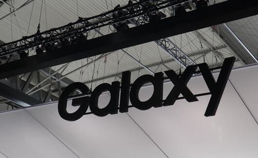 新爆料称三星Galaxy S10将有3款：顶配6.2寸曲屏三摄