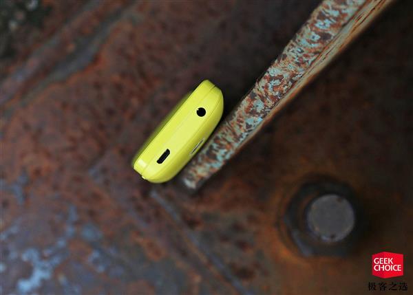 诺基亚8110 4G复刻版图赏：499元重拾经典