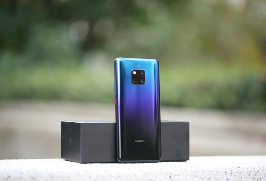 Mate 20 Pro全球首拆！华为最强机堆料有道