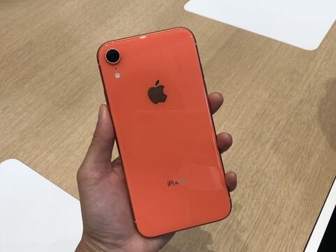 华尔街日报：iPhone XR销量翻车 因为太贵