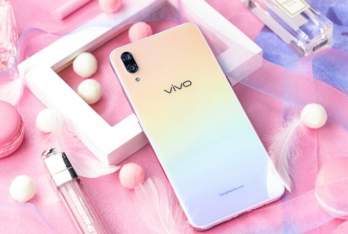 vivo X23幻彩版情人节视频引热议，网友：这才是我的爱情